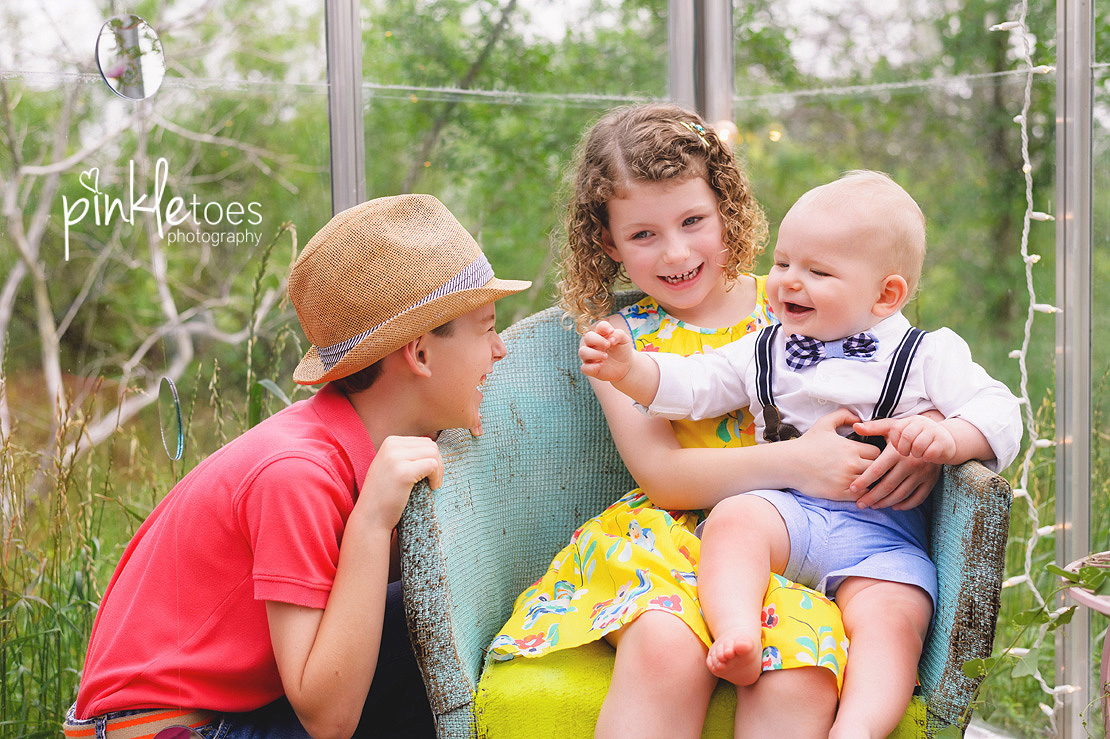 austin-outdoor-greenhouse-natural-wildflower-lifestyle-family-kids-baby-photographer-01